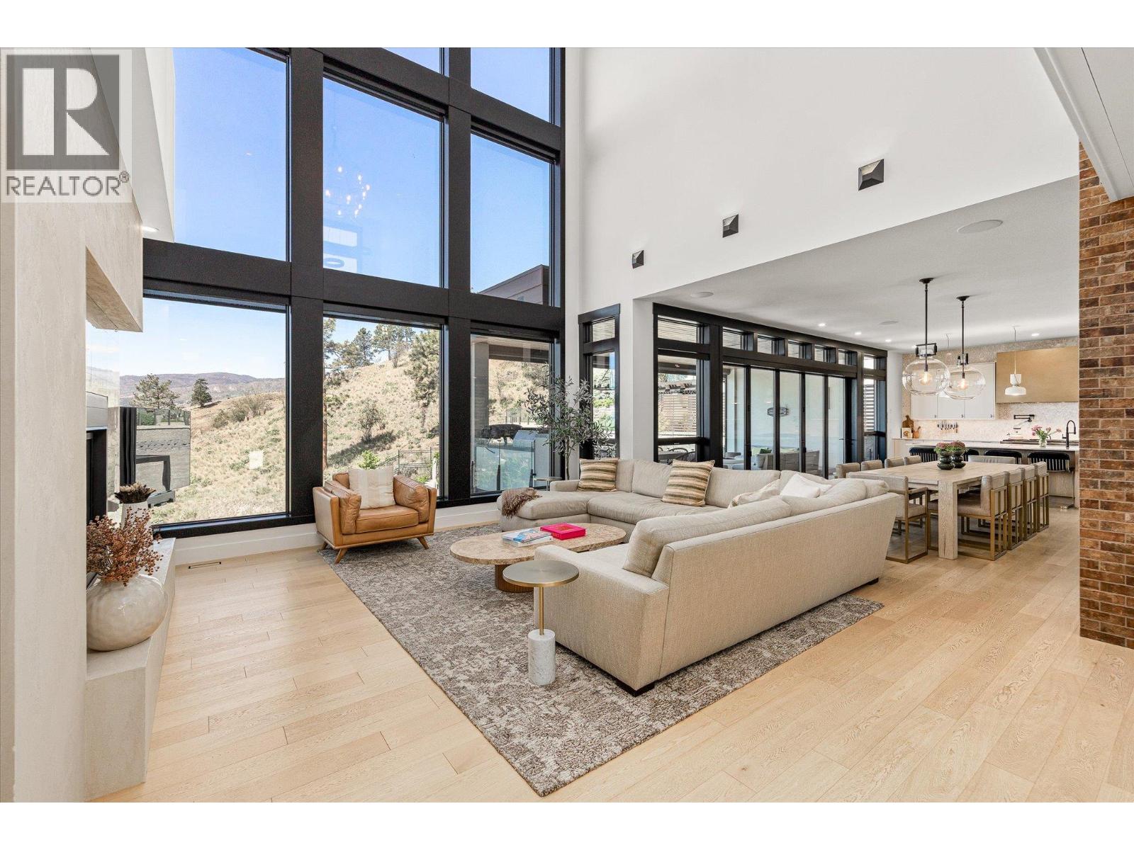 752 Highpointe Place, Kelowna