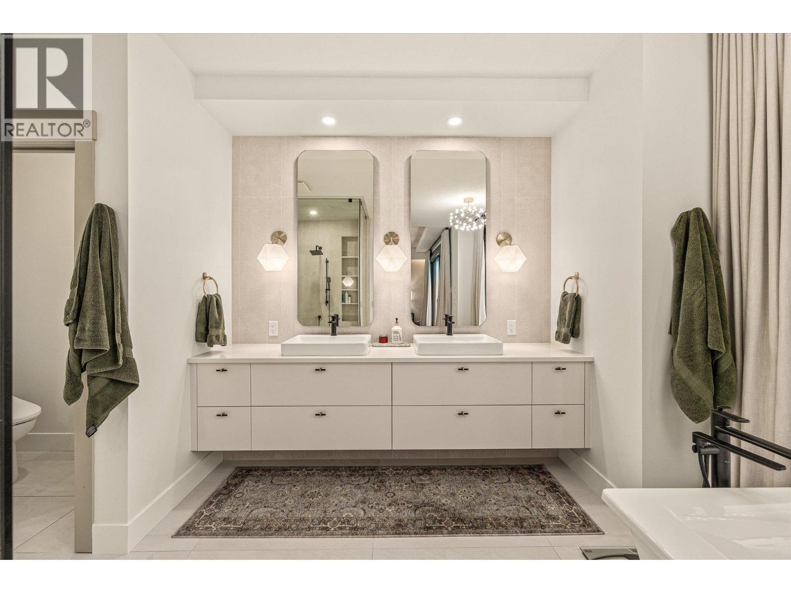 752 Highpointe Place, Kelowna