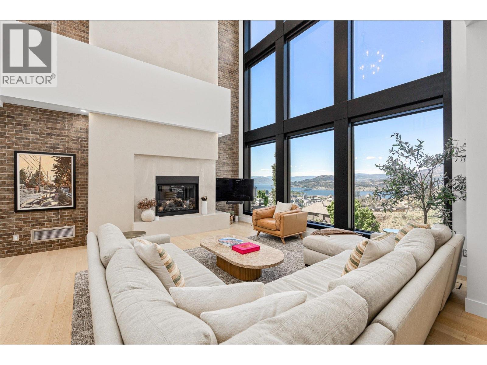752 Highpointe Place, Kelowna