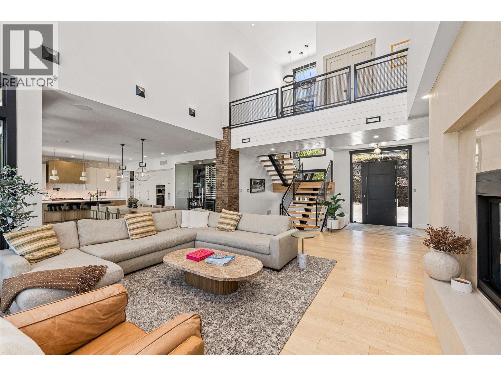 752 Highpointe Place, Kelowna