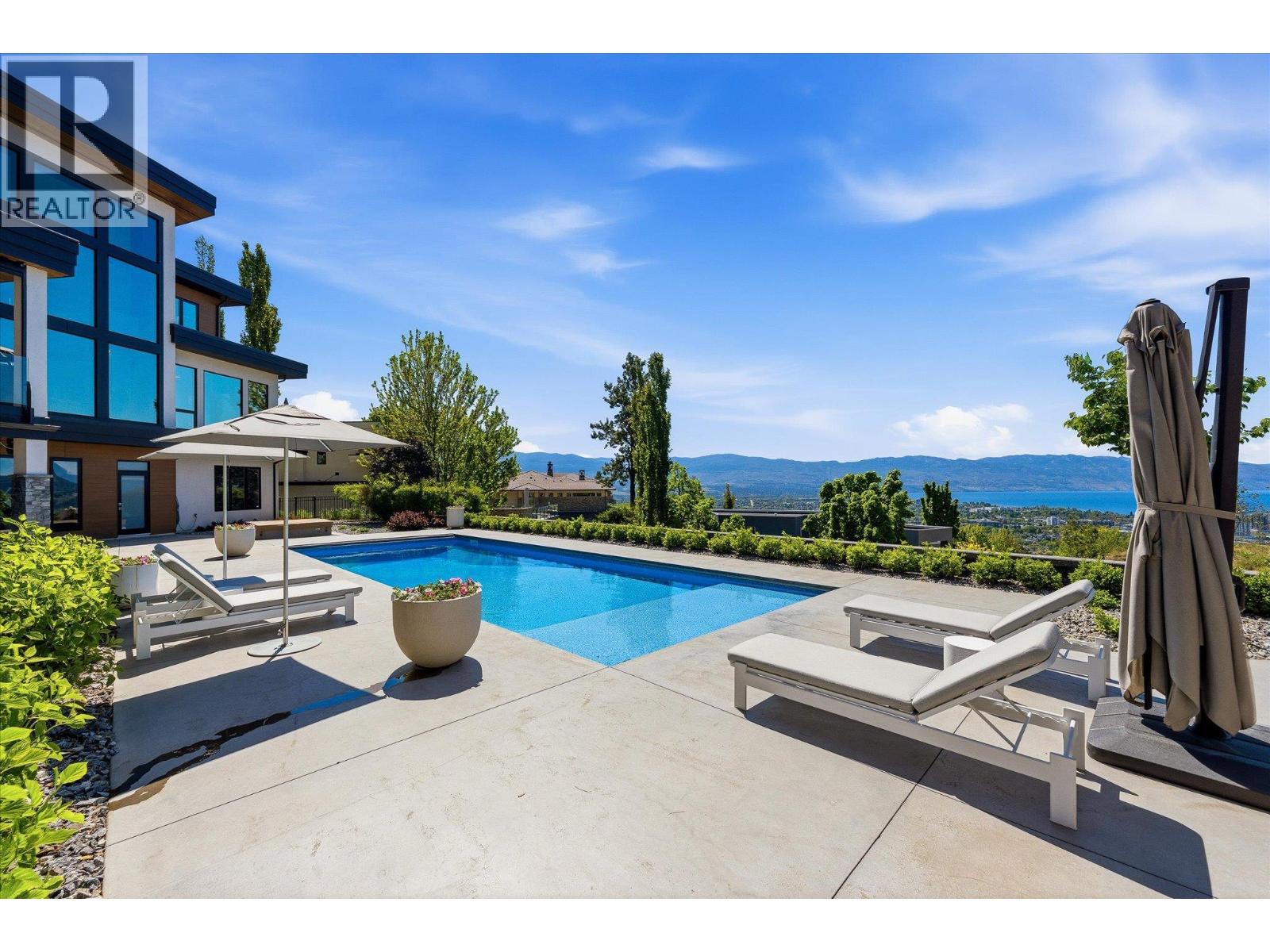 752 Highpointe Place, Kelowna