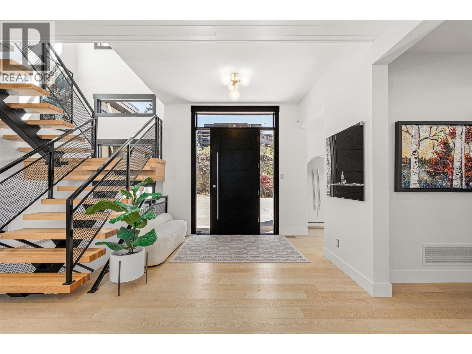 752 Highpointe Place, Kelowna