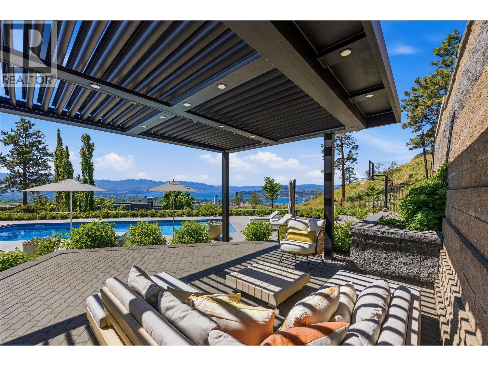 752 Highpointe Place, Kelowna