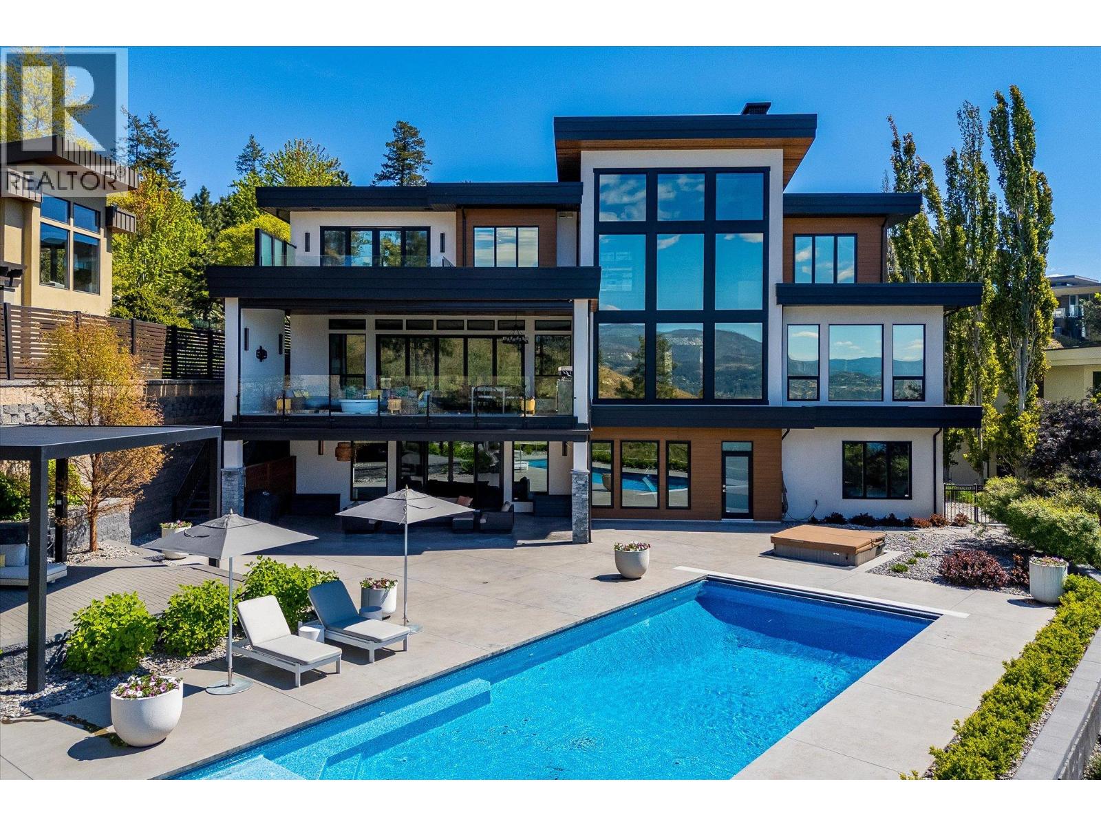 752 Highpointe Place, Kelowna