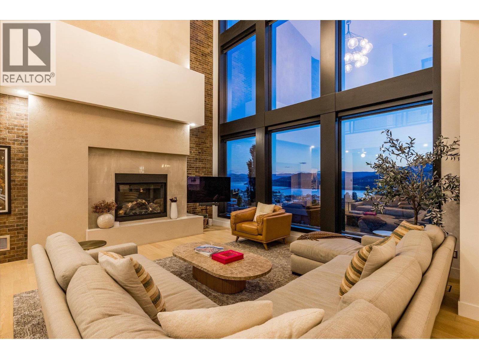 752 Highpointe Place, Kelowna