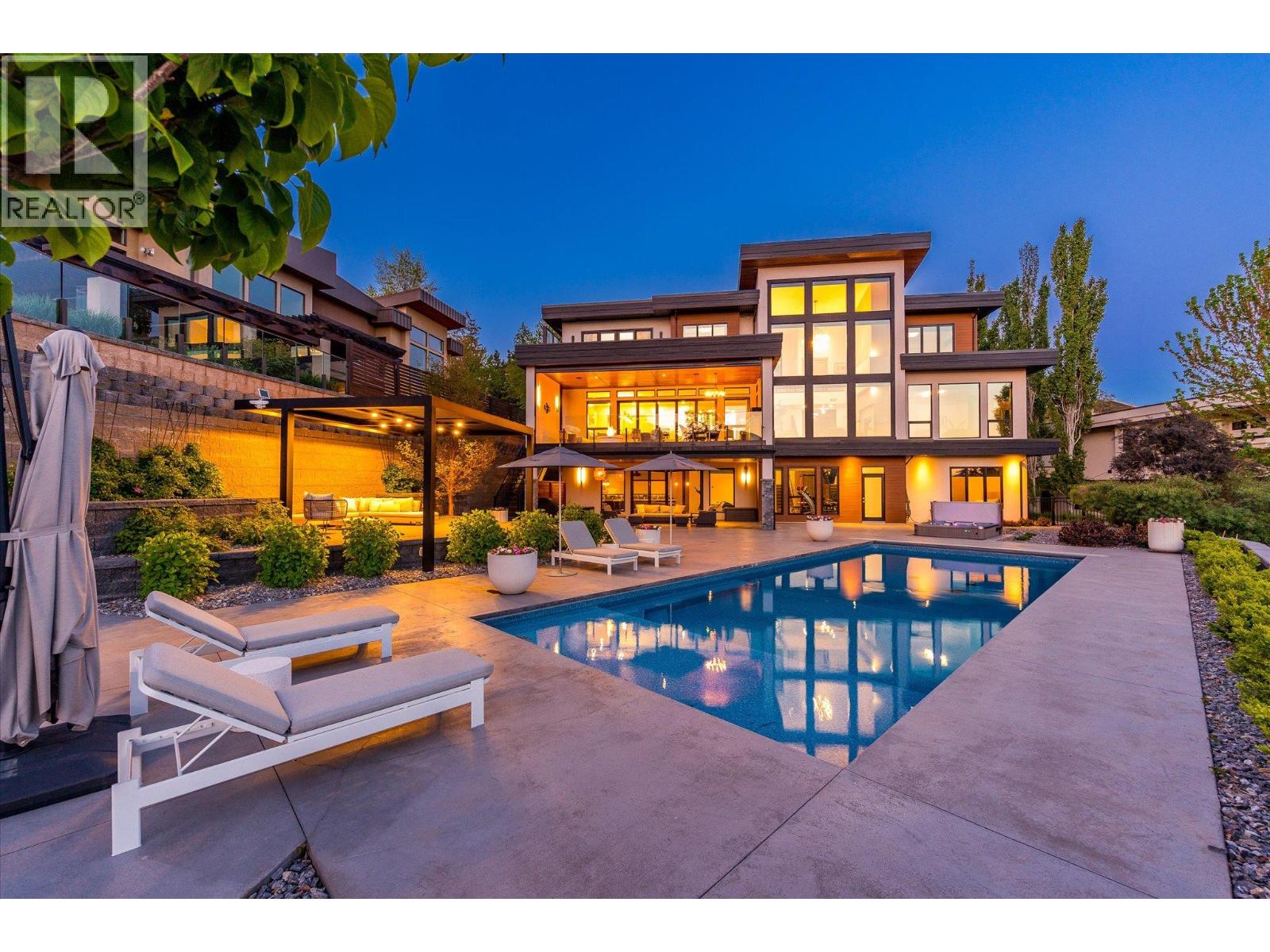 752 Highpointe Place, Kelowna
