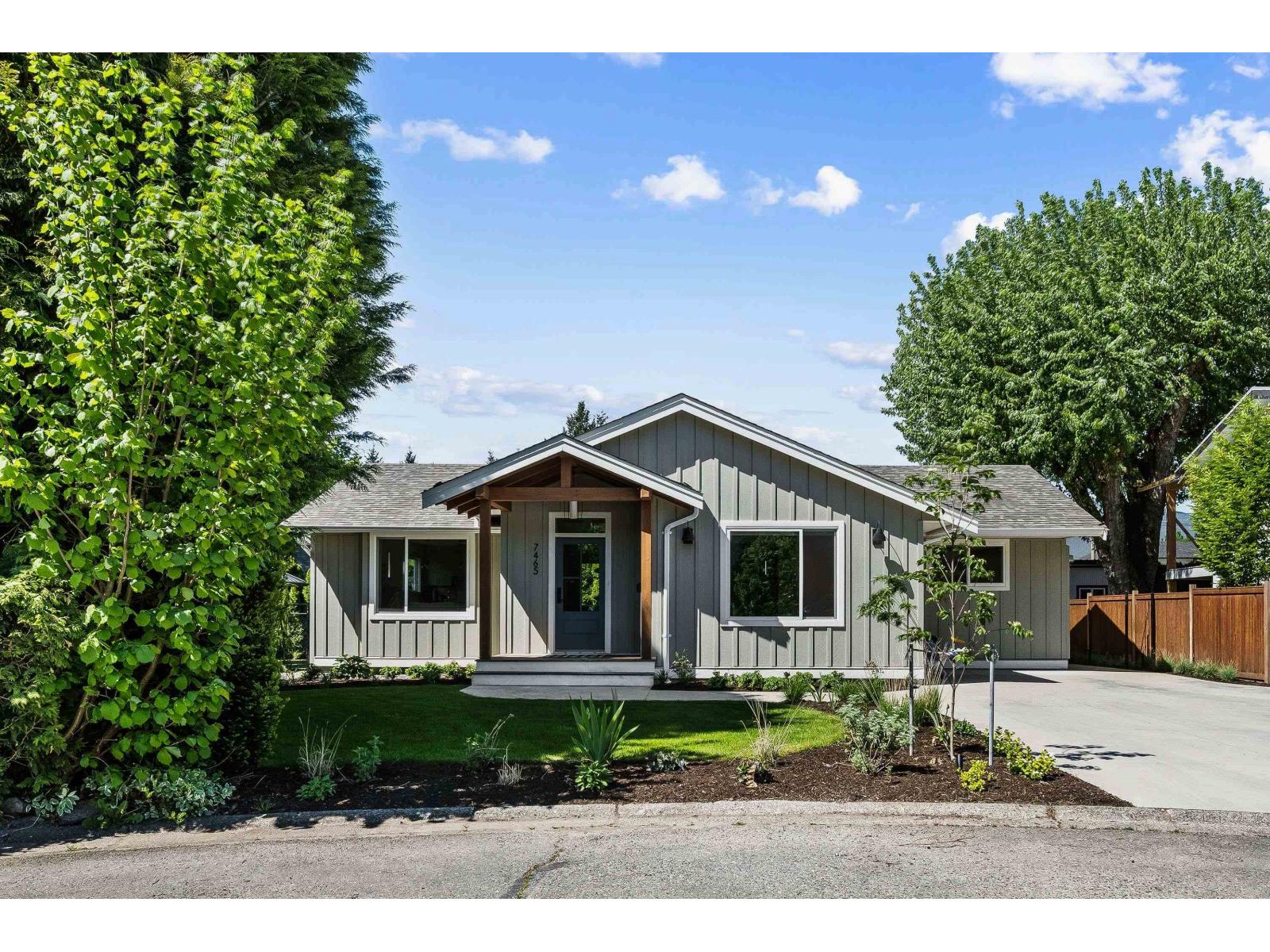 7465 LAUREL PLACE, Agassiz