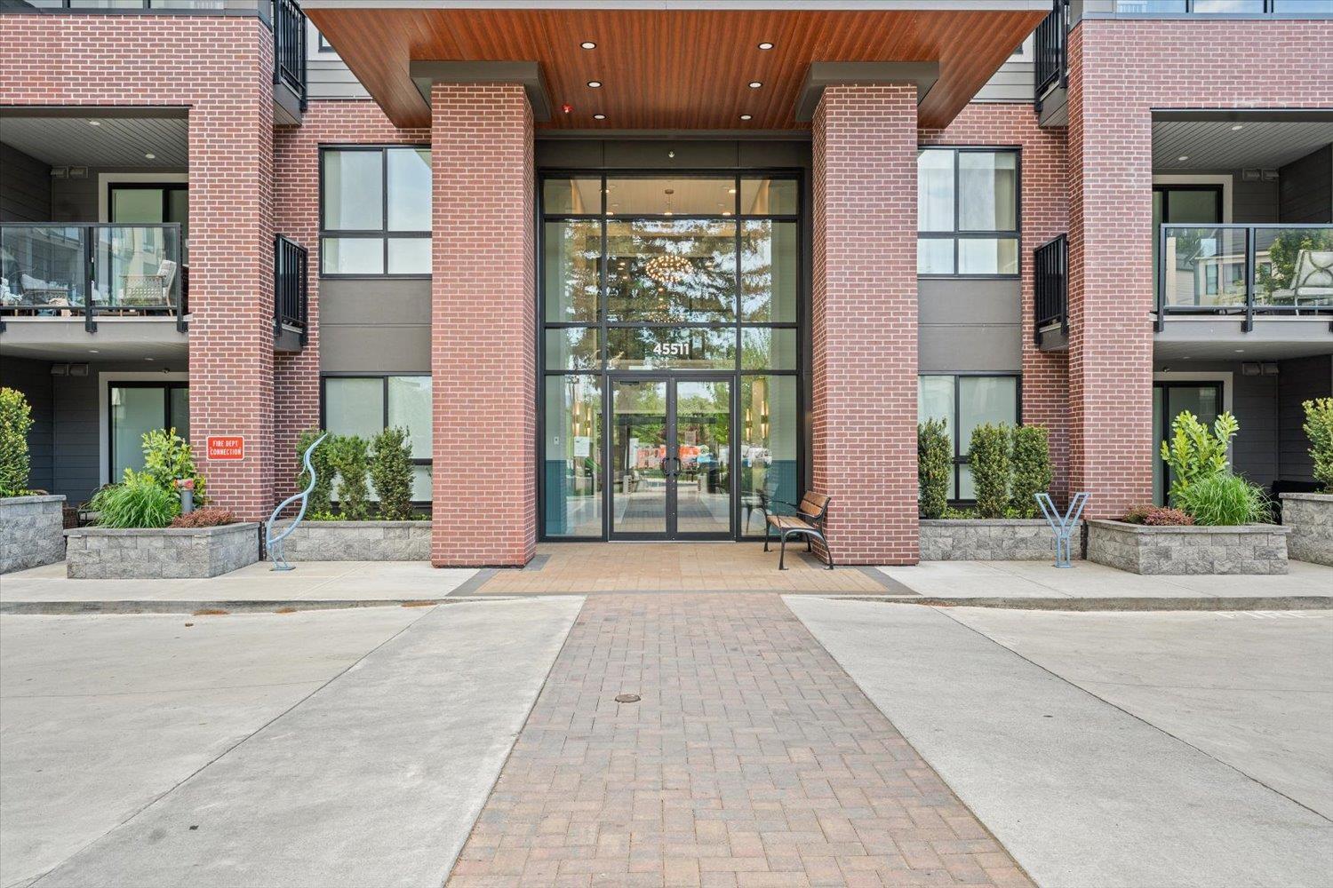 202 45511 CAMPUS DRIVE, Garrison Crossing, Chilliwack