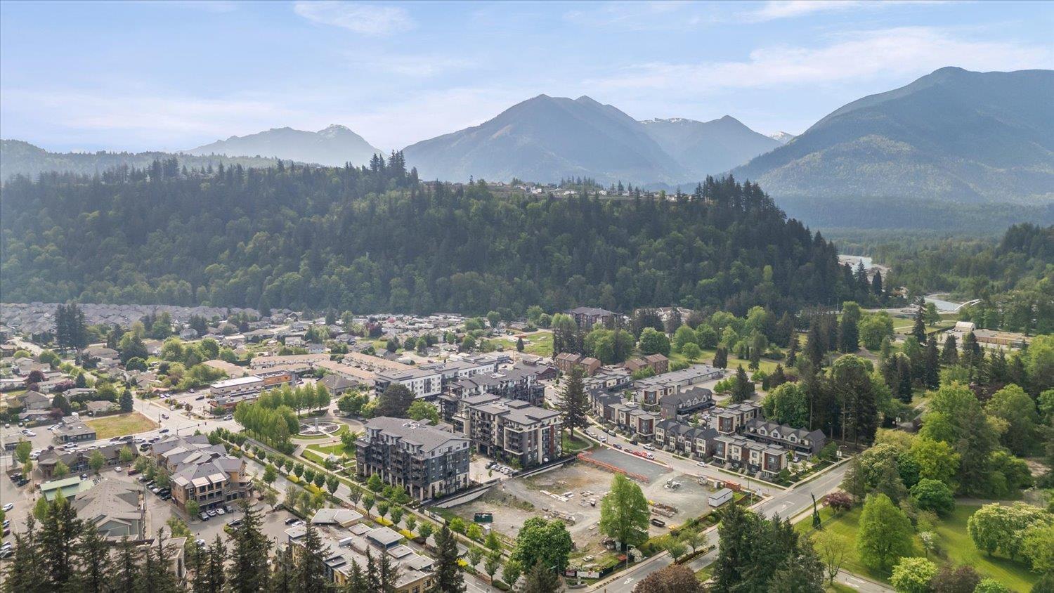 202 45511 CAMPUS DRIVE, Garrison Crossing, Chilliwack