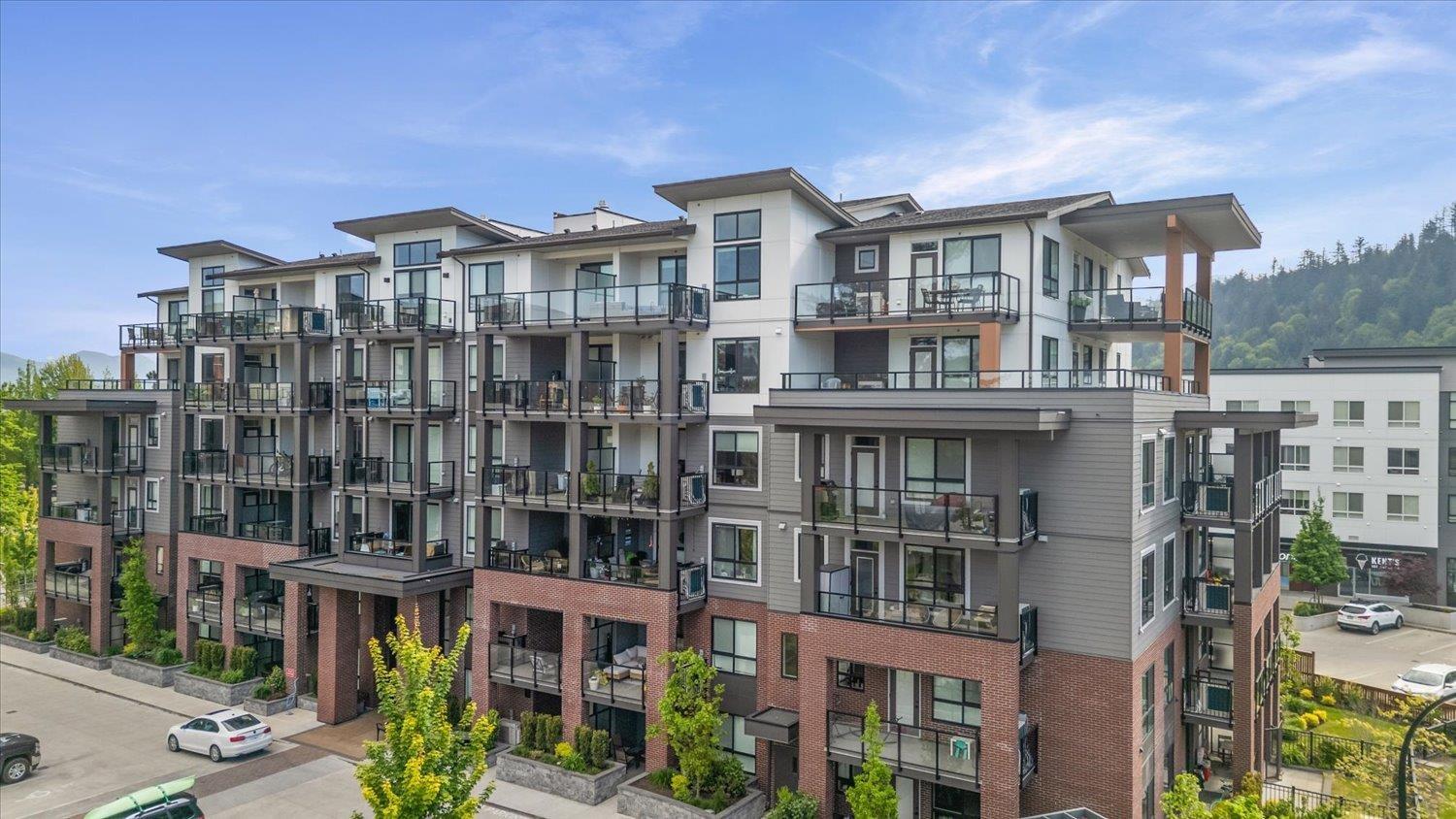 202 45511 CAMPUS DRIVE, Garrison Crossing, Chilliwack