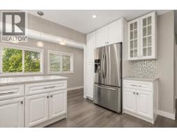 212 Mowat Street, New Westminster, BC V3M4B2 Photo 9