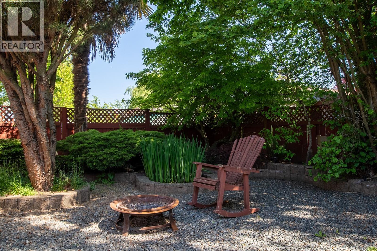 8071 Queen St - 14
