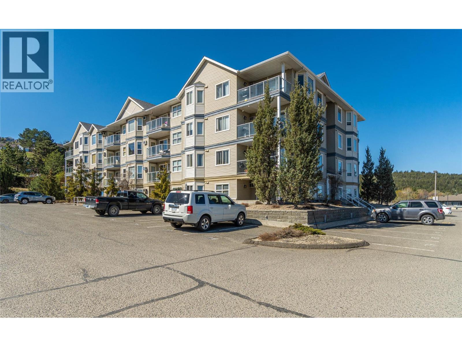 #217 1170 HUGH ALLAN Drive - 18