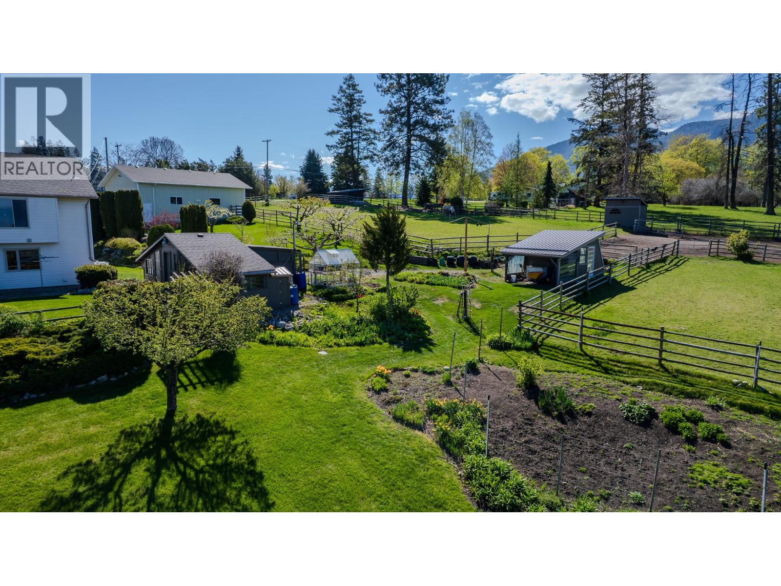 5360 Learmouth Road - 84