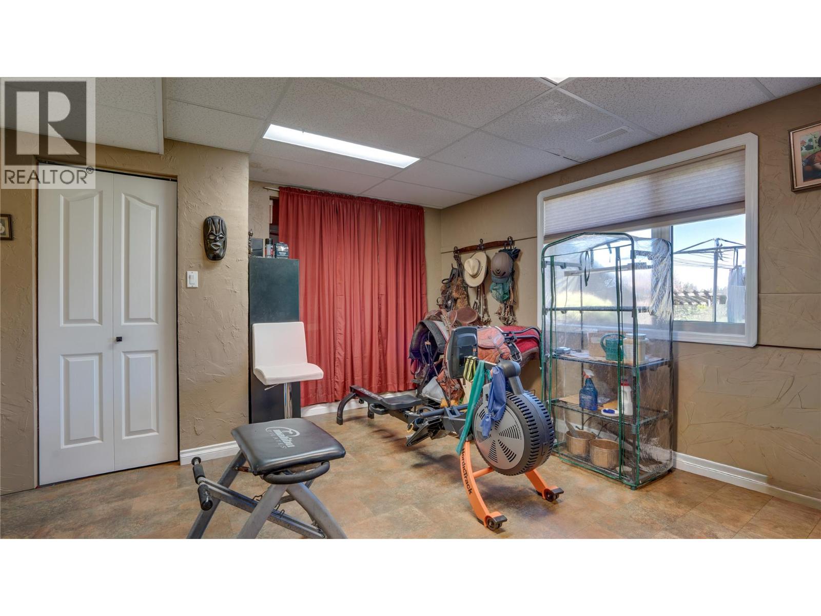 5360 Learmouth Road - 53