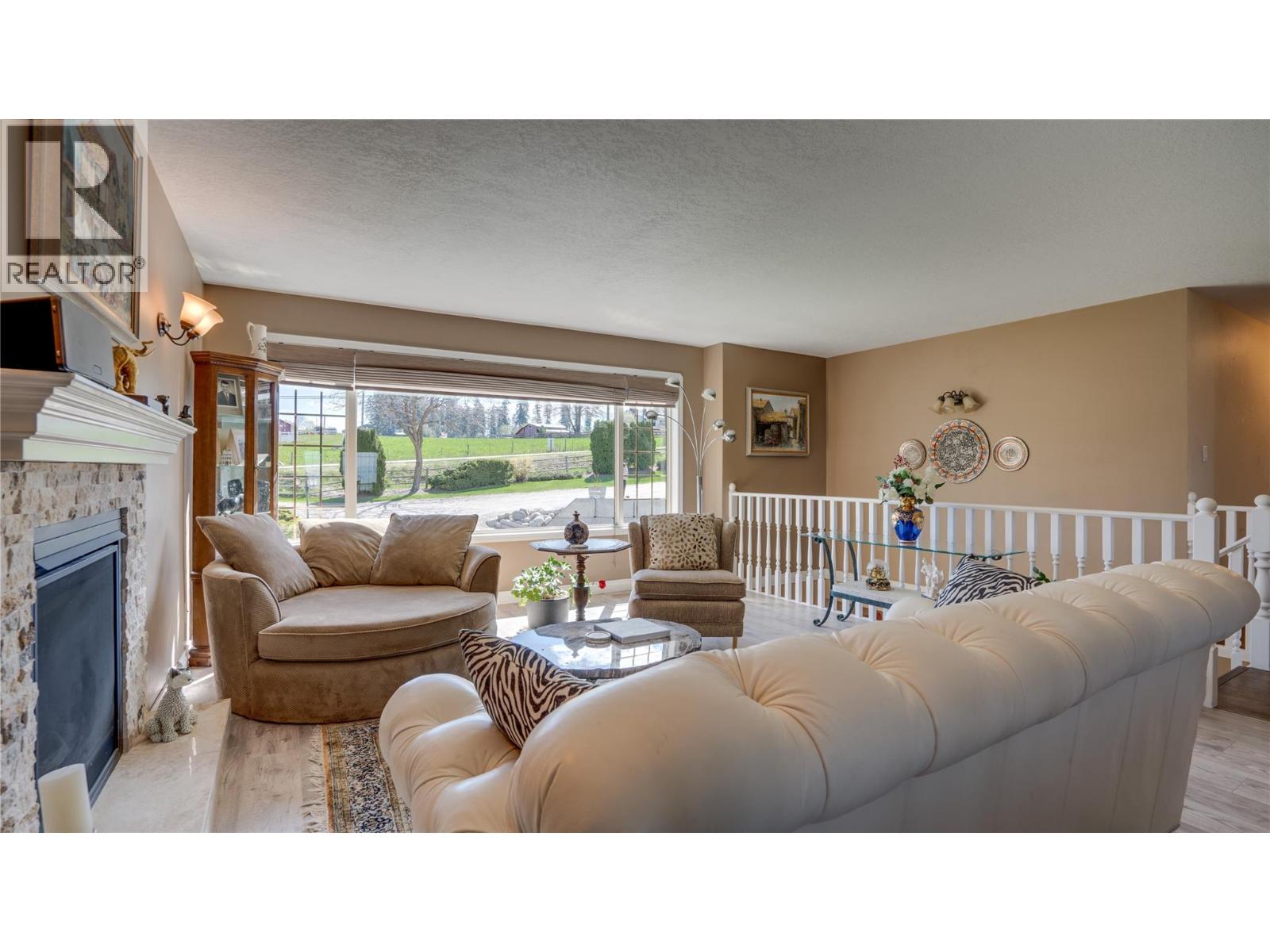 5360 Learmouth Road - 30