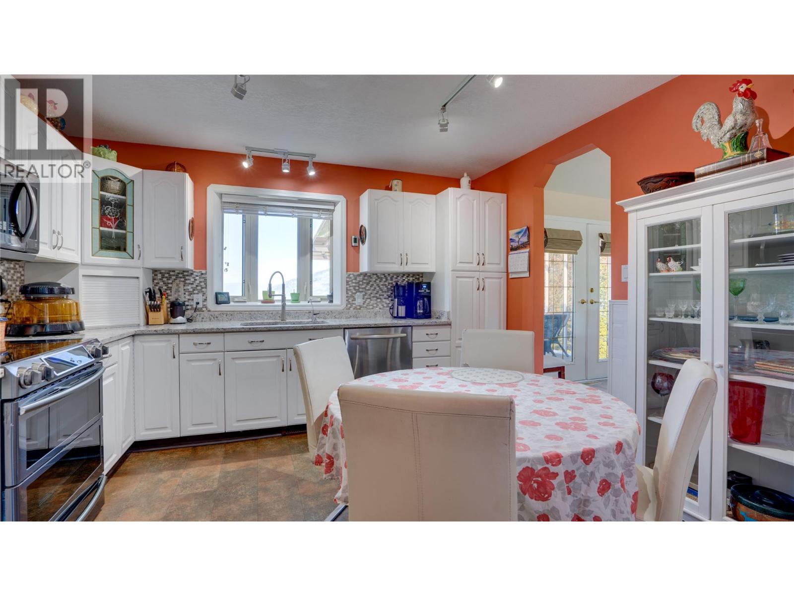 5360 Learmouth Road - 35