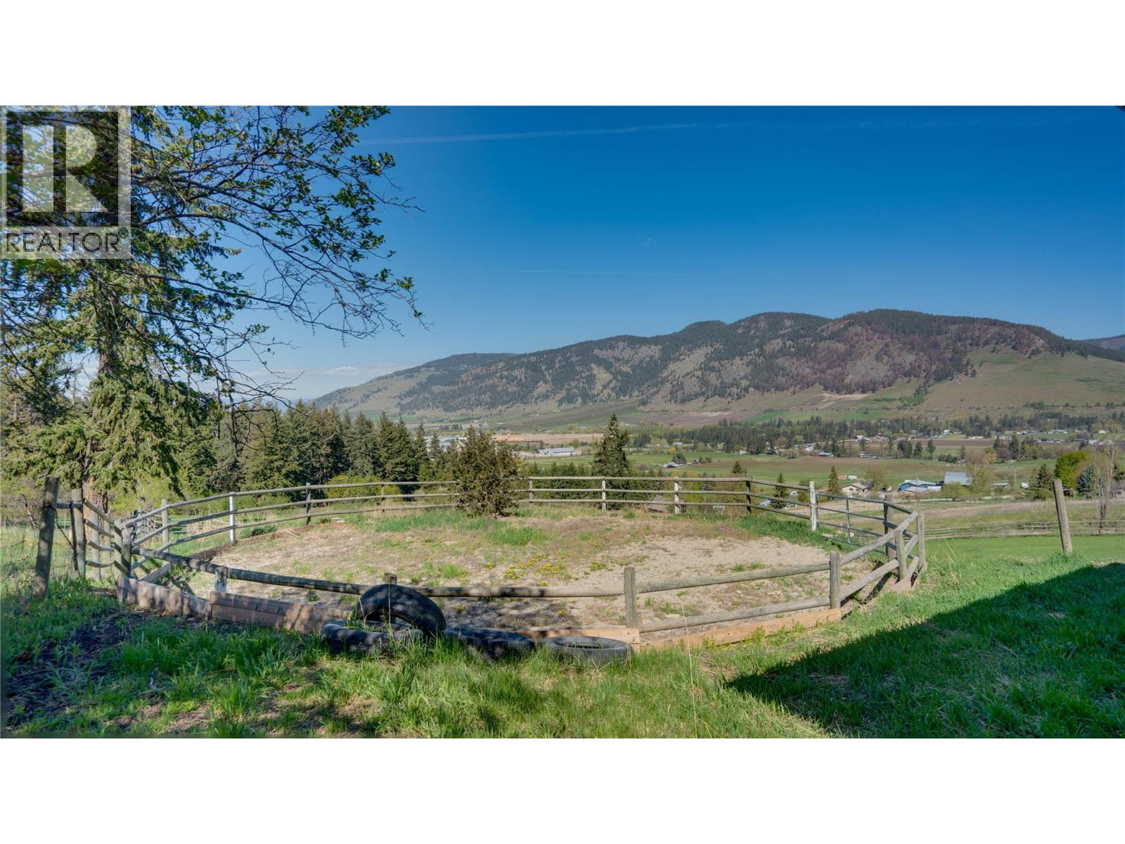 5360 Learmouth Road - 26