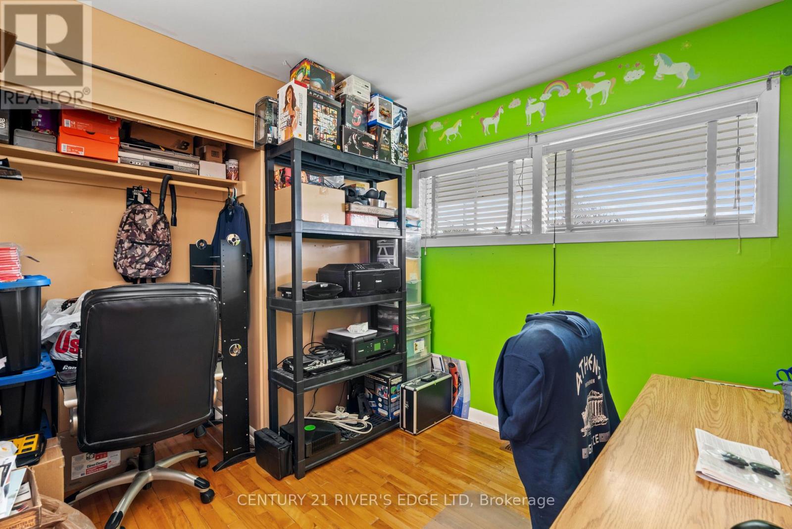 54 LOYALIST STREET - 17