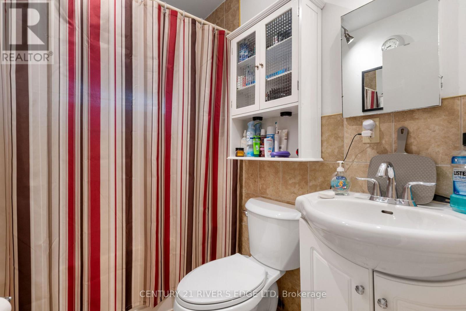 54 LOYALIST STREET - 19