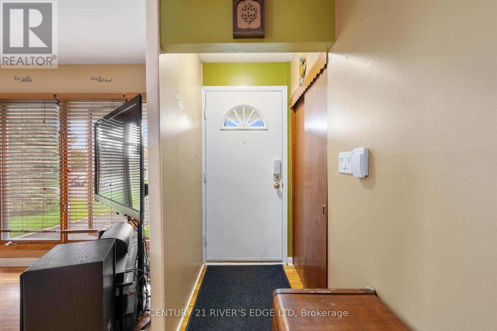 54 LOYALIST STREET - 2
