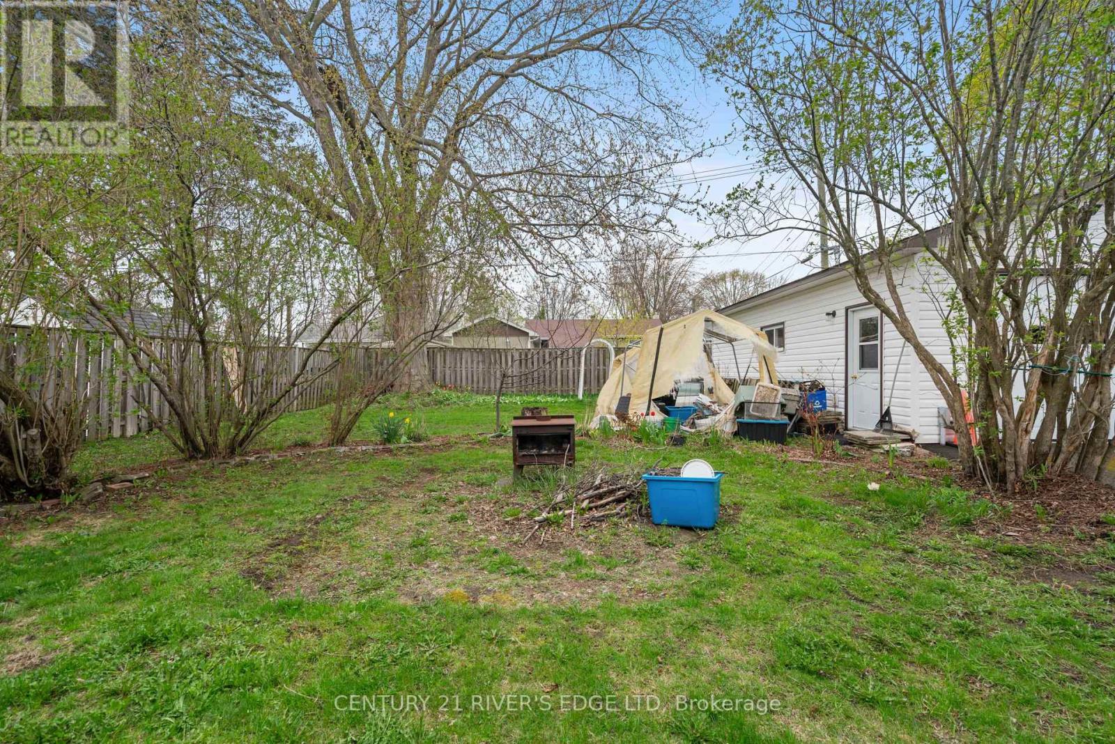 54 LOYALIST STREET - 25