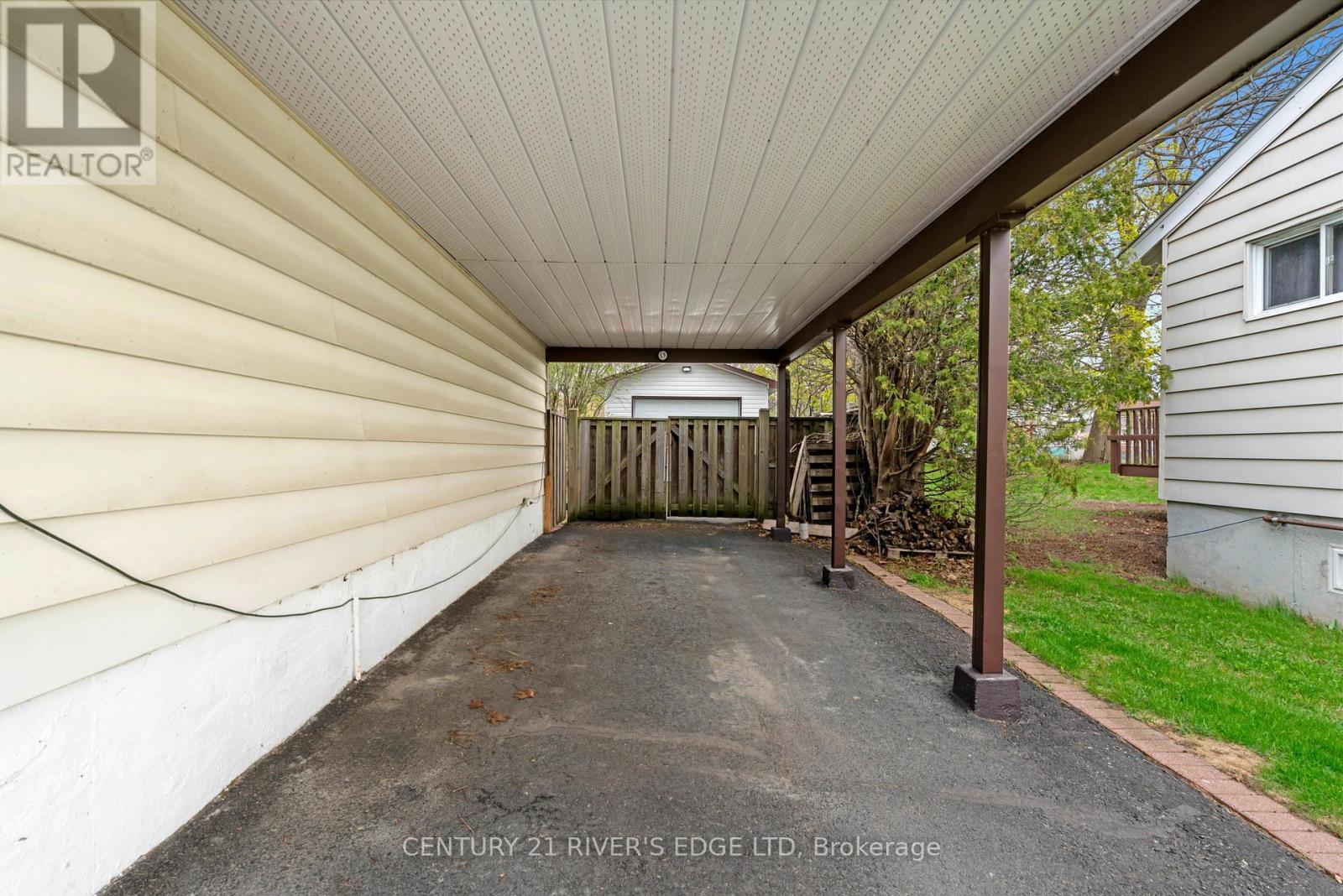 54 LOYALIST STREET - 28
