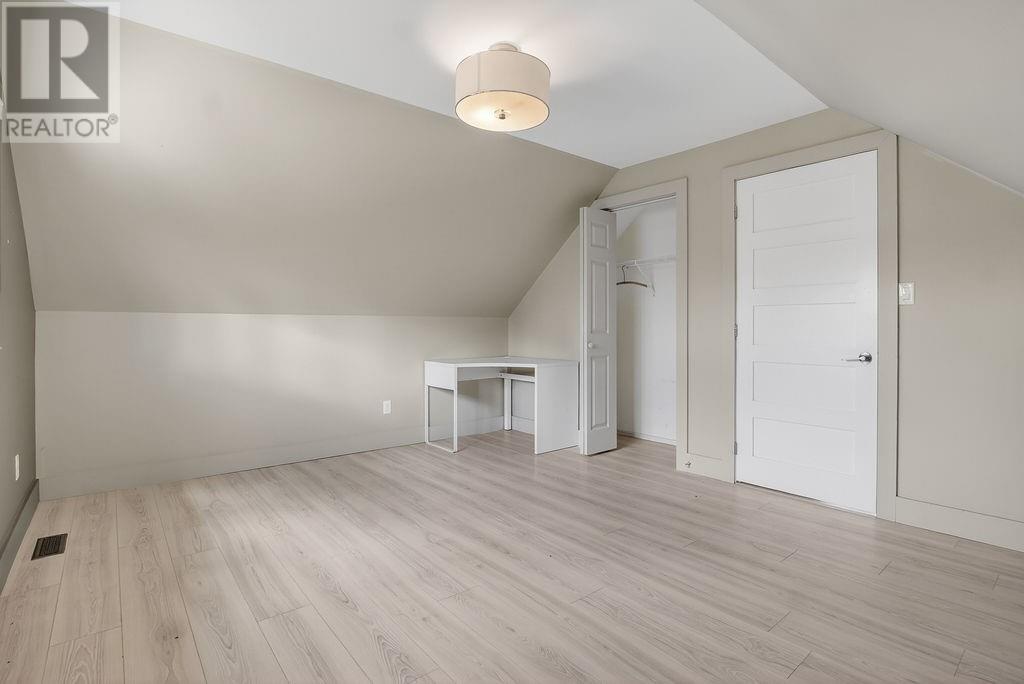 15 Driftwood Avenue - 18