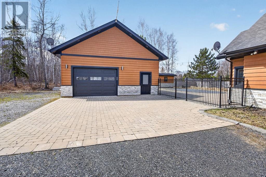 15 Driftwood Avenue - 30