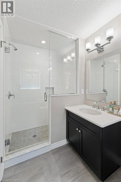 23 VALLEYBROOK Drive, Kitchener, Ontario, N2A0J9 — Photo 8