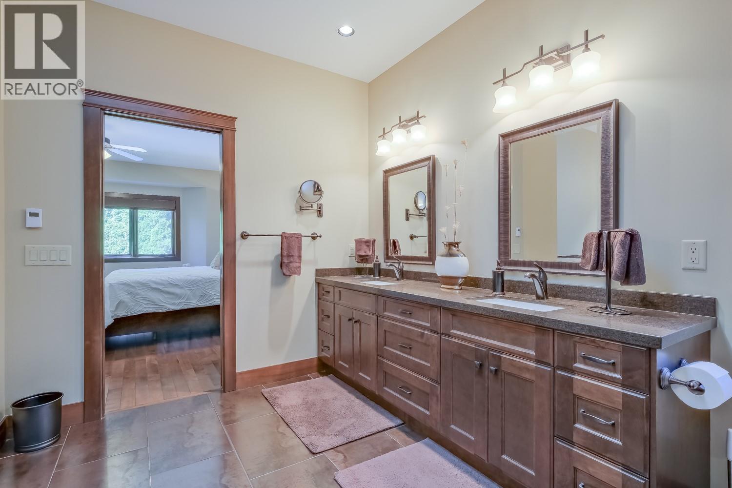 4450 Gordon Drive Unit# 137, Kelowna