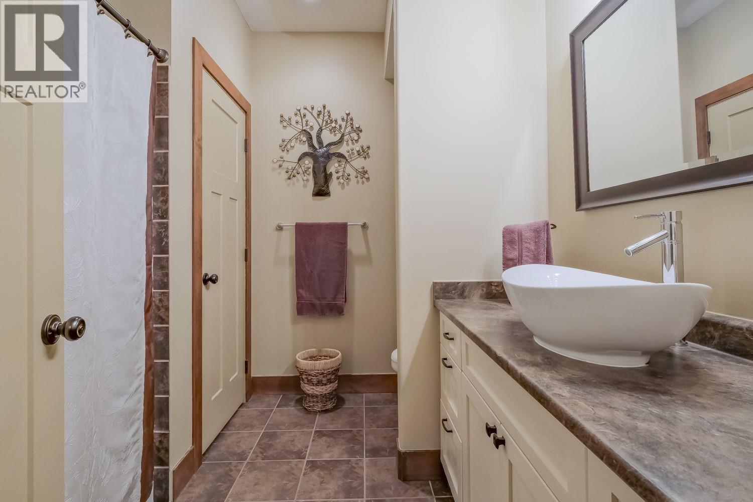 4450 Gordon Drive Unit# 137, Kelowna
