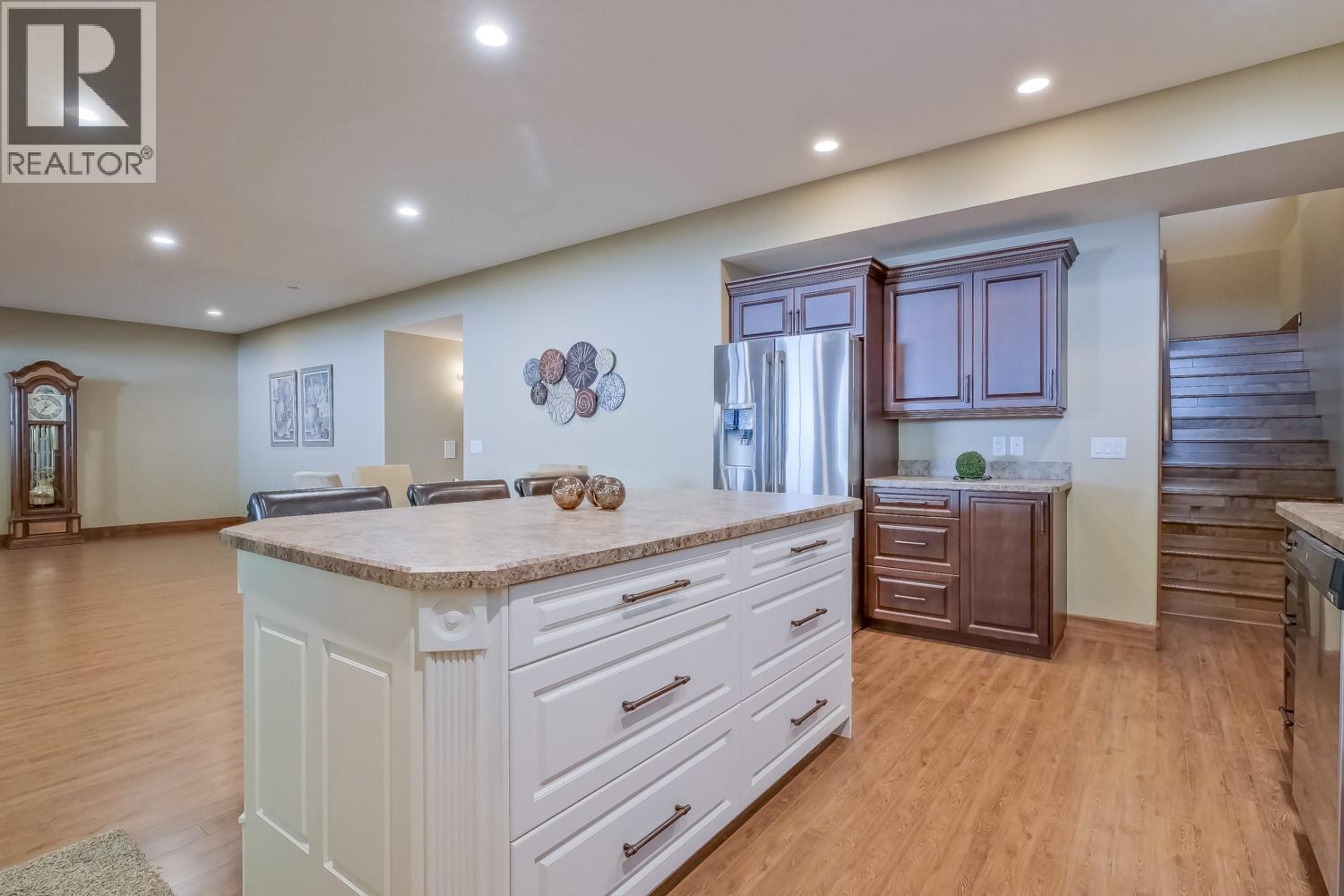 #137 4450 Gordon Drive - 32