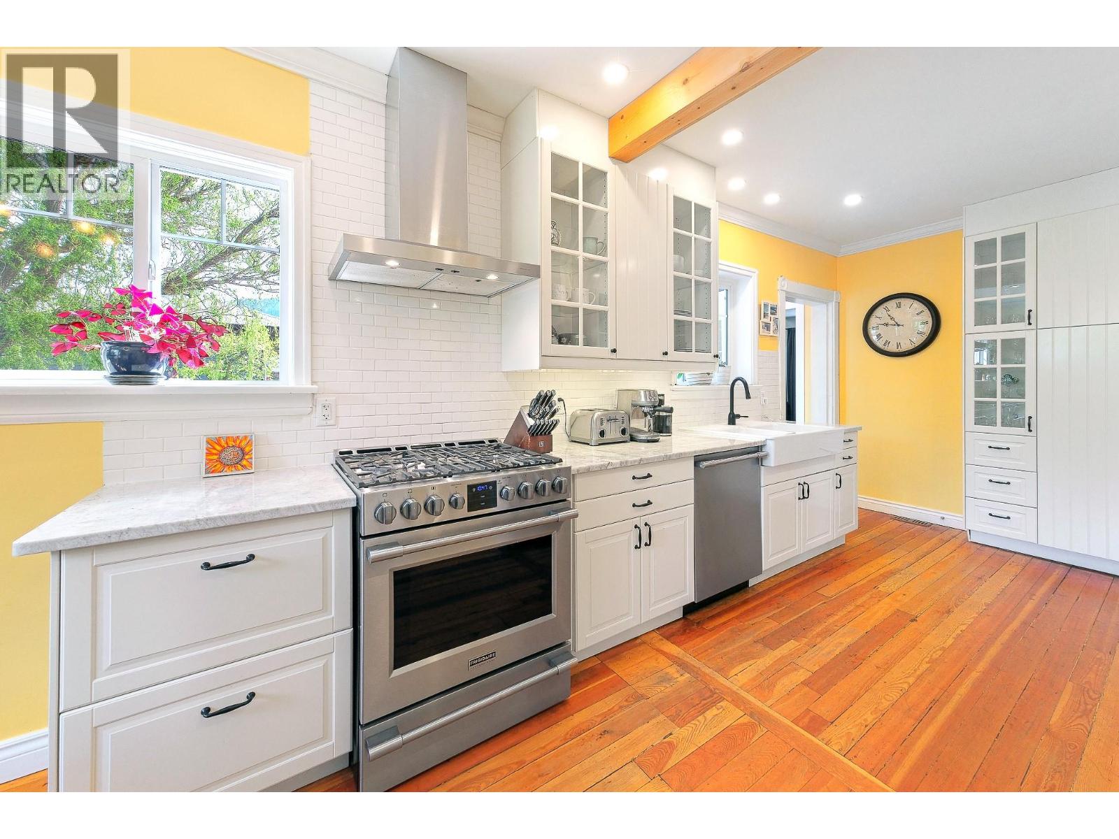 4215 20th Street, Vernon