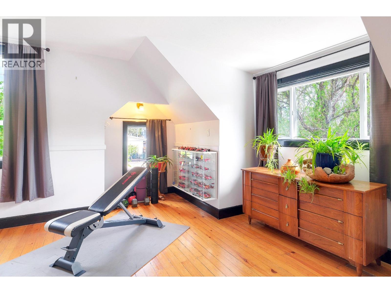 4215 20th Street - 20