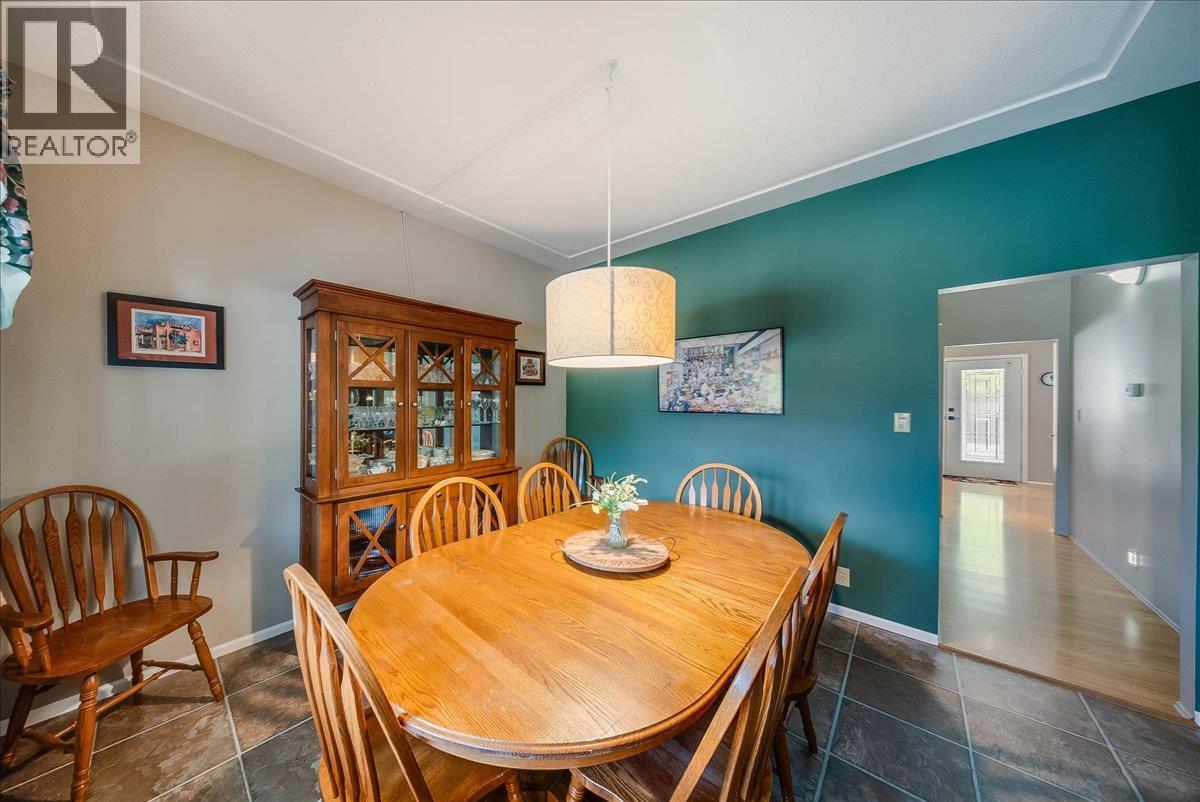 1239 Third Avenue, Trail
