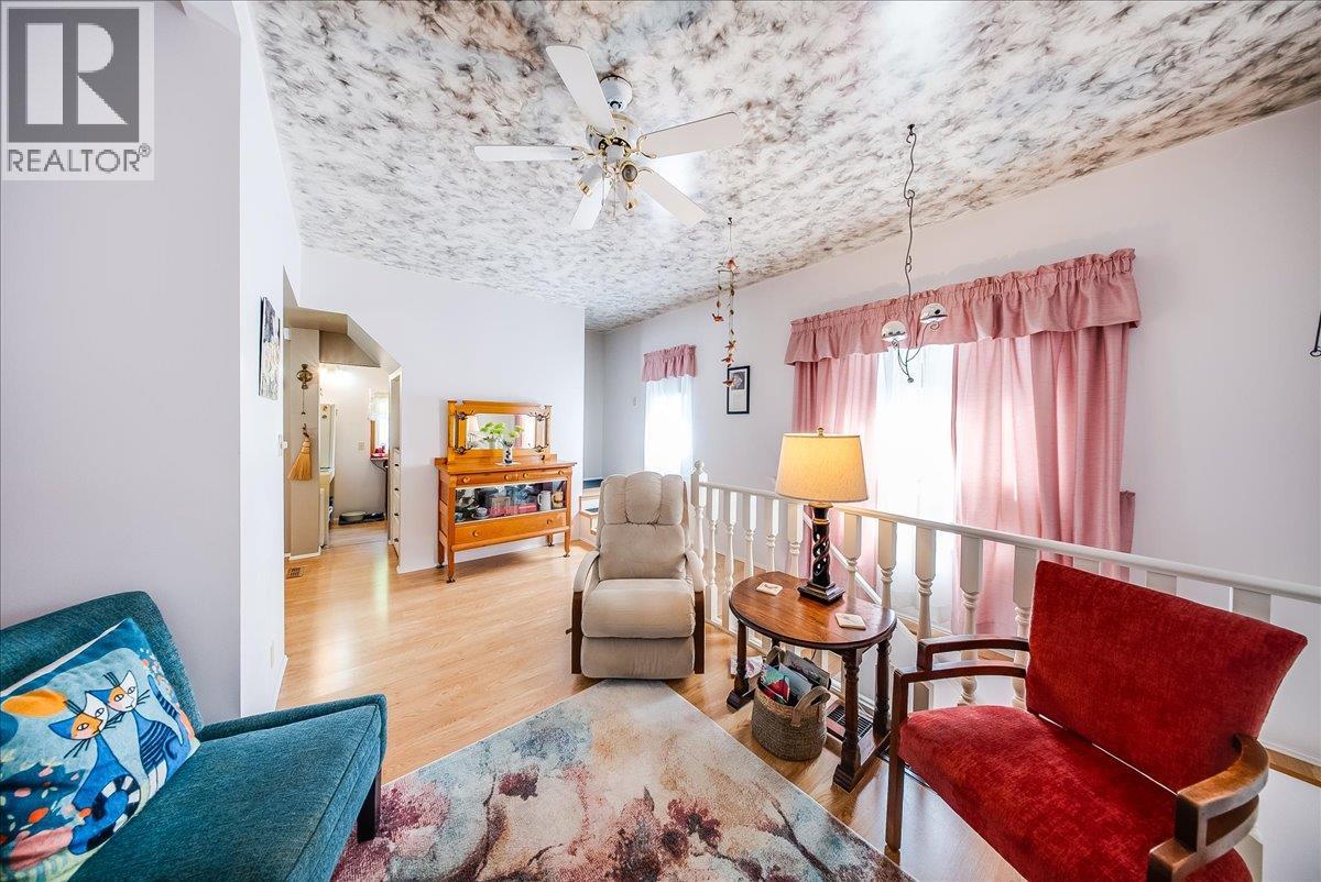 1239 Third Avenue, Trail