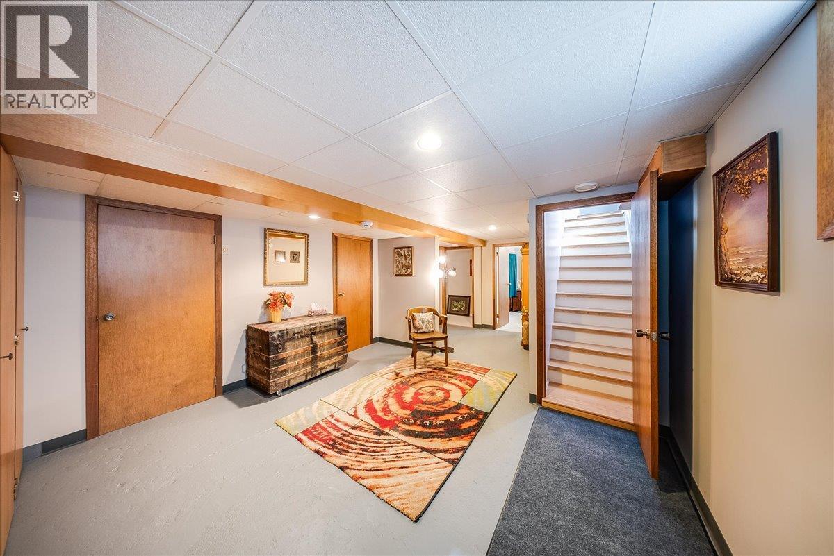 1239 Third Avenue, Trail