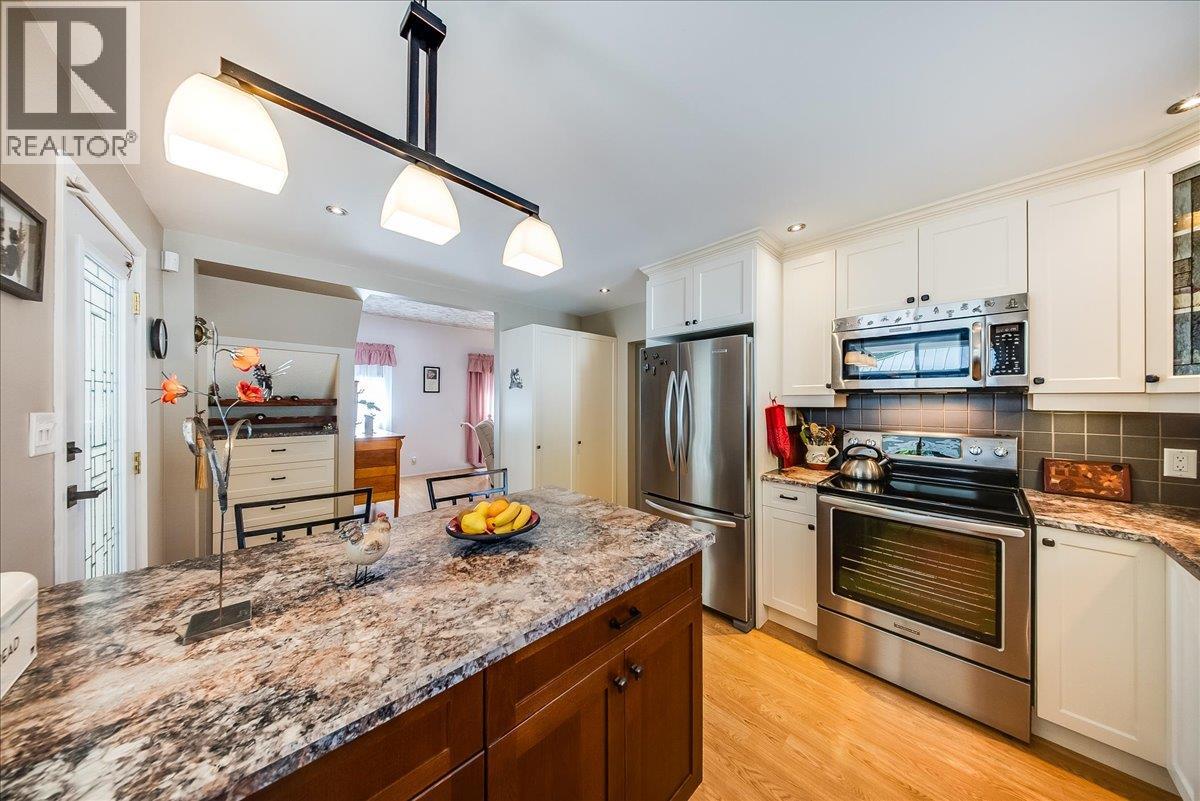 1239 Third Avenue, Trail