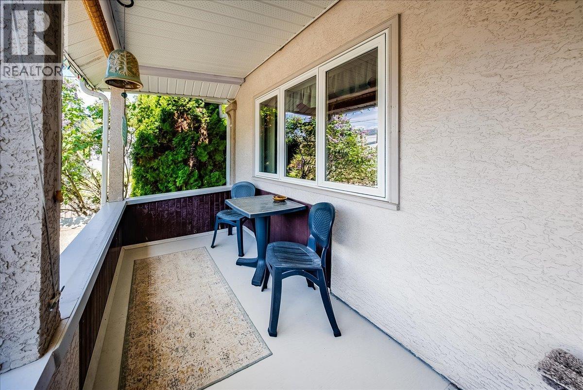 1239 Third Avenue, Trail