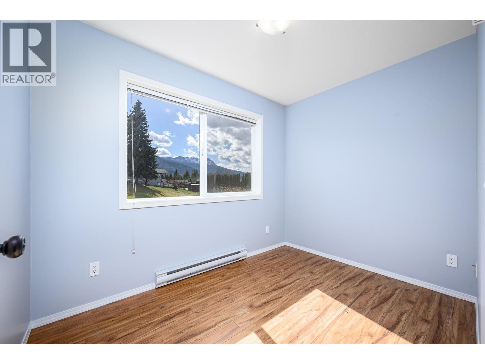 #1-4 780 20 Street NE - 19