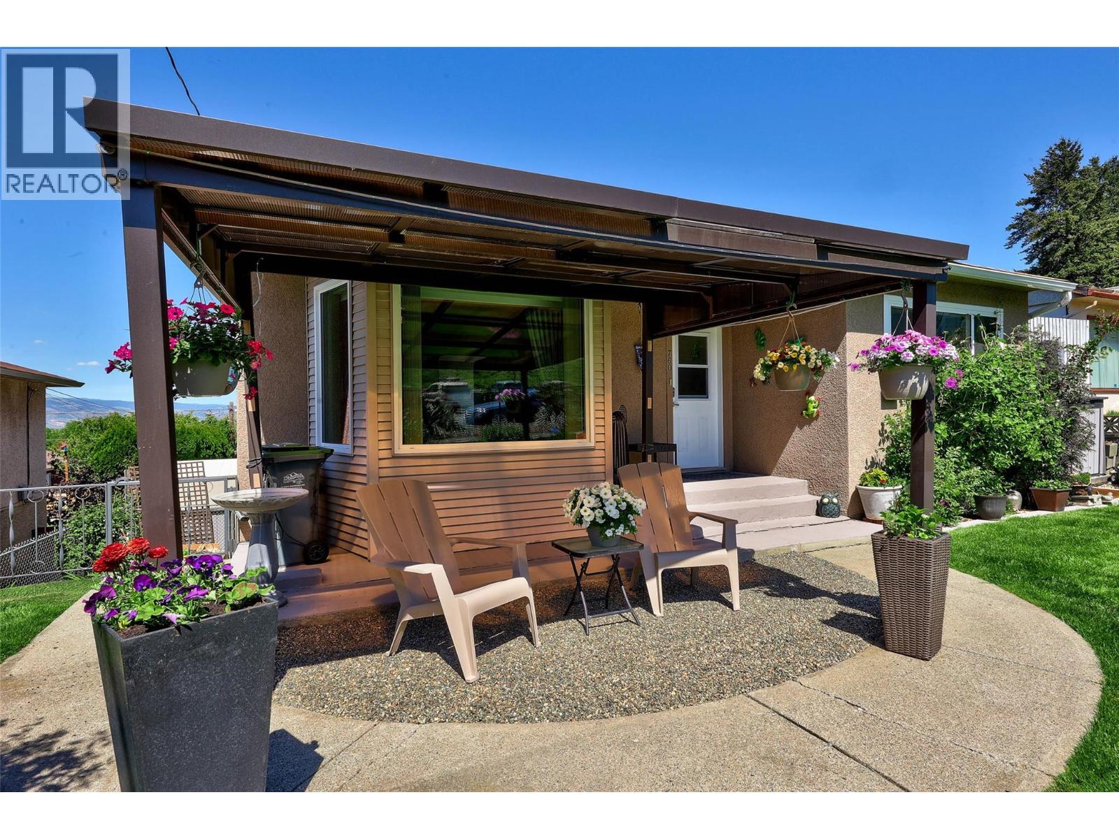760 MUNRO Street - 4
