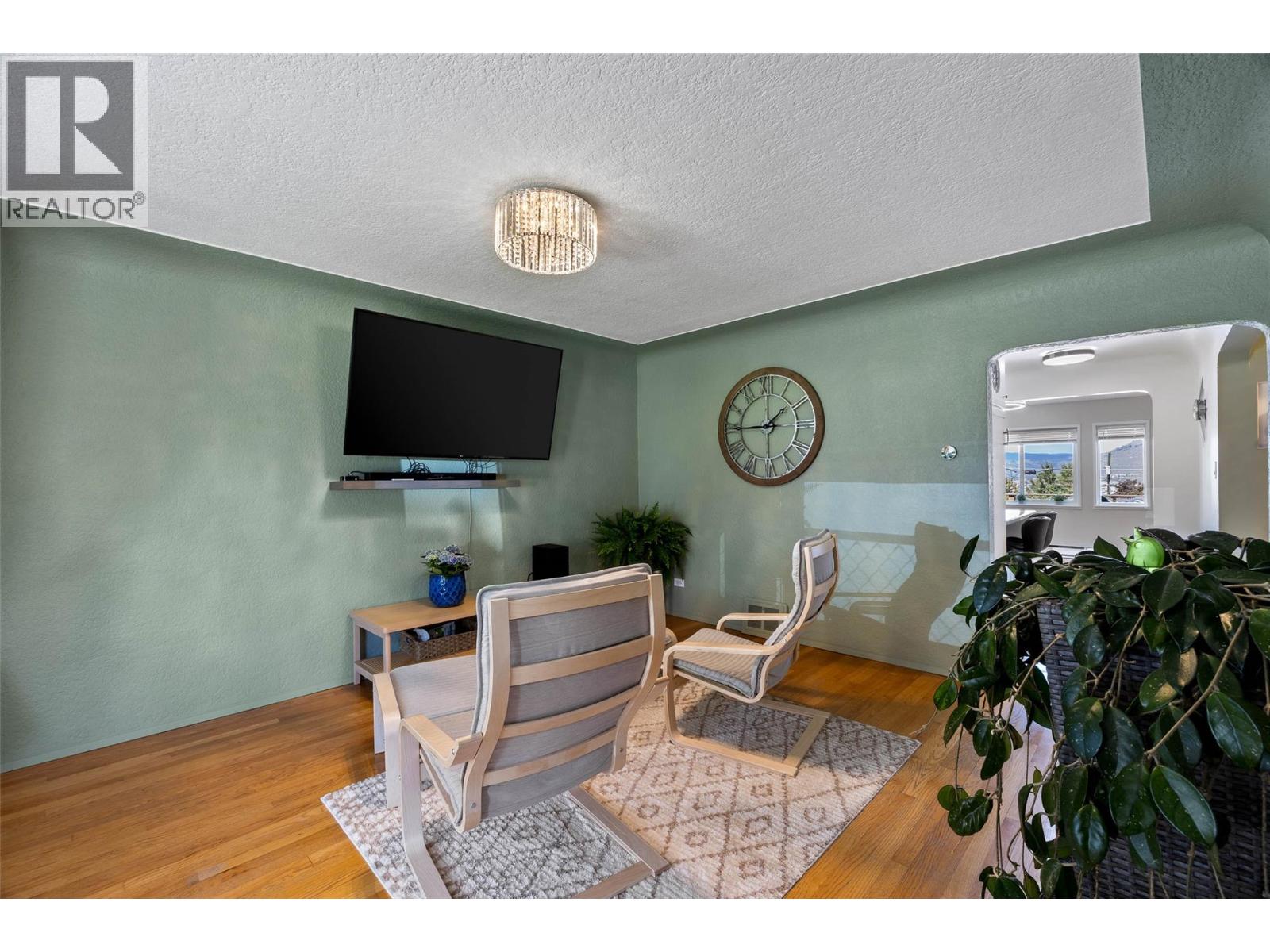 760 MUNRO Street - 7