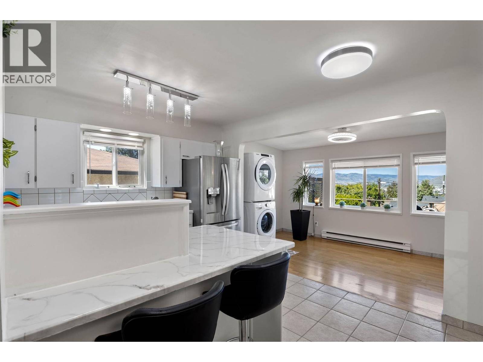 760 MUNRO Street - 11