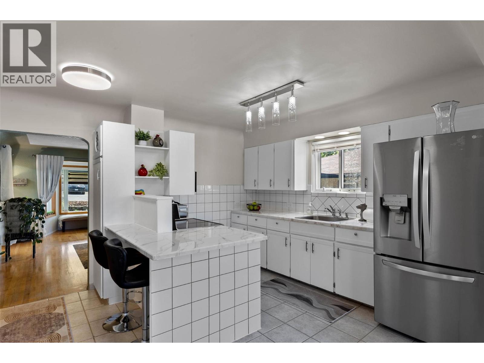 760 MUNRO Street - 10