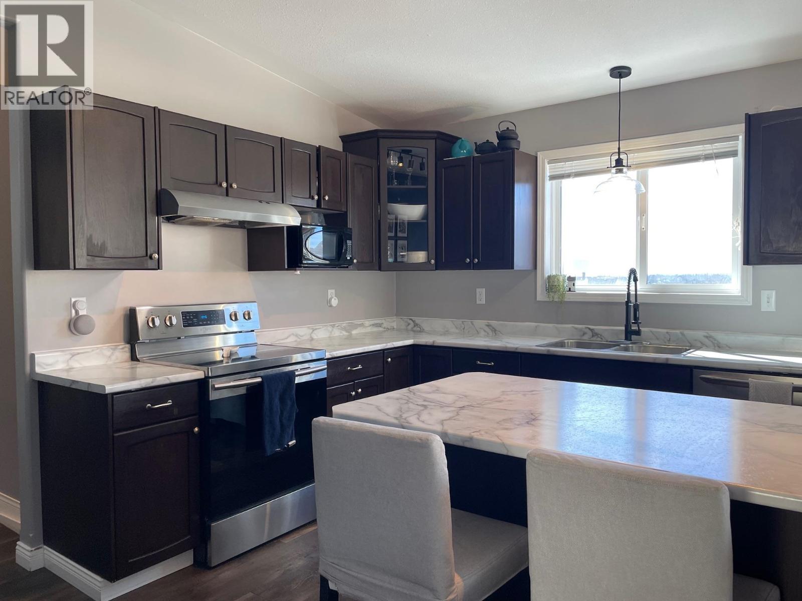 5212 HALLMARK CRESCENT, Fort Nelson