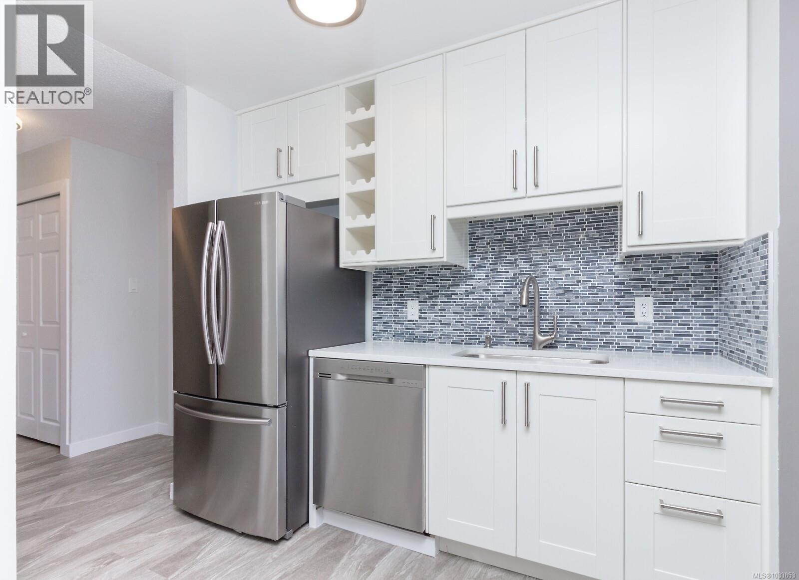 #210 3240 Glasgow Ave - 2