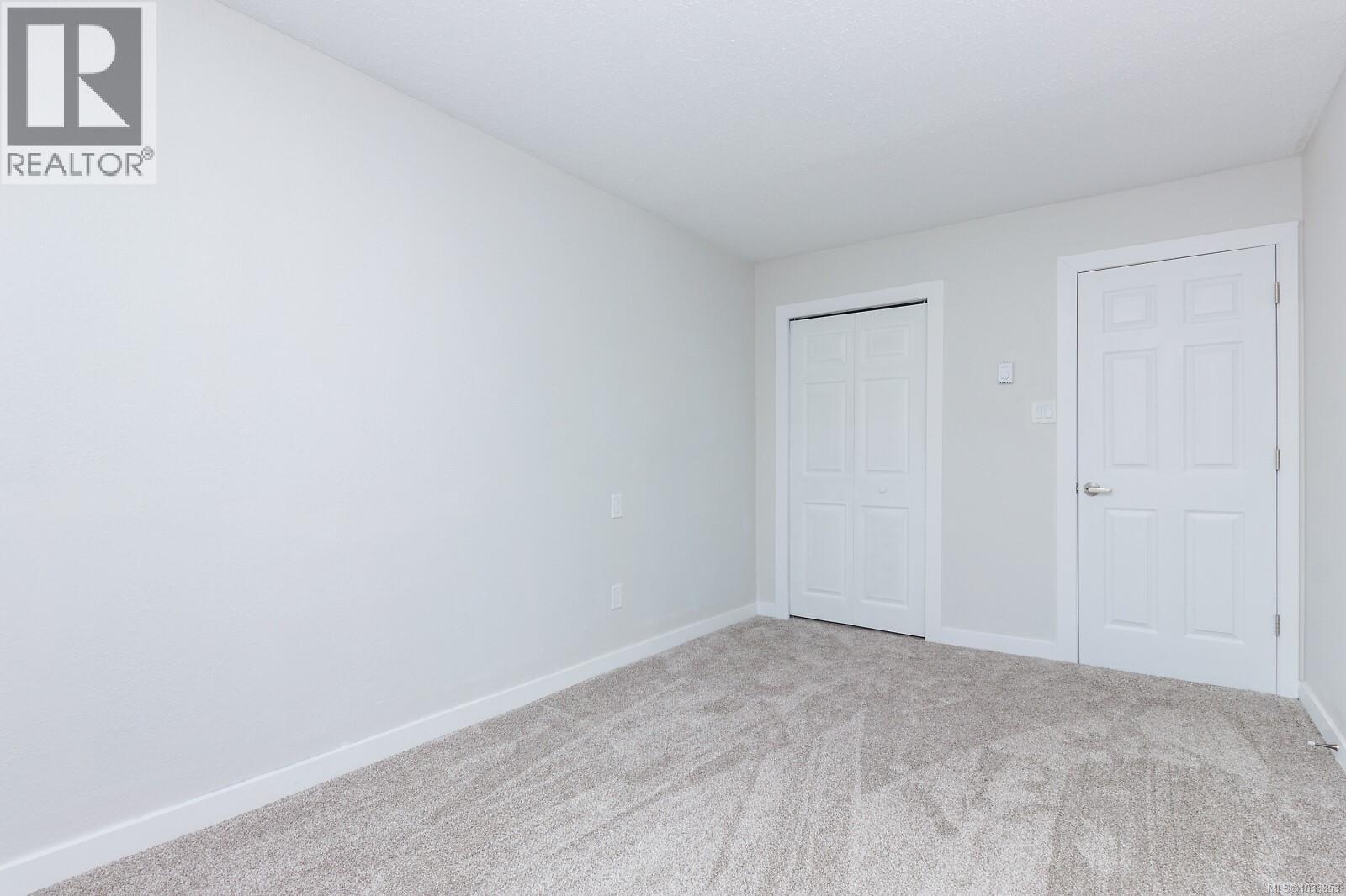 #210 3240 Glasgow Ave - 13