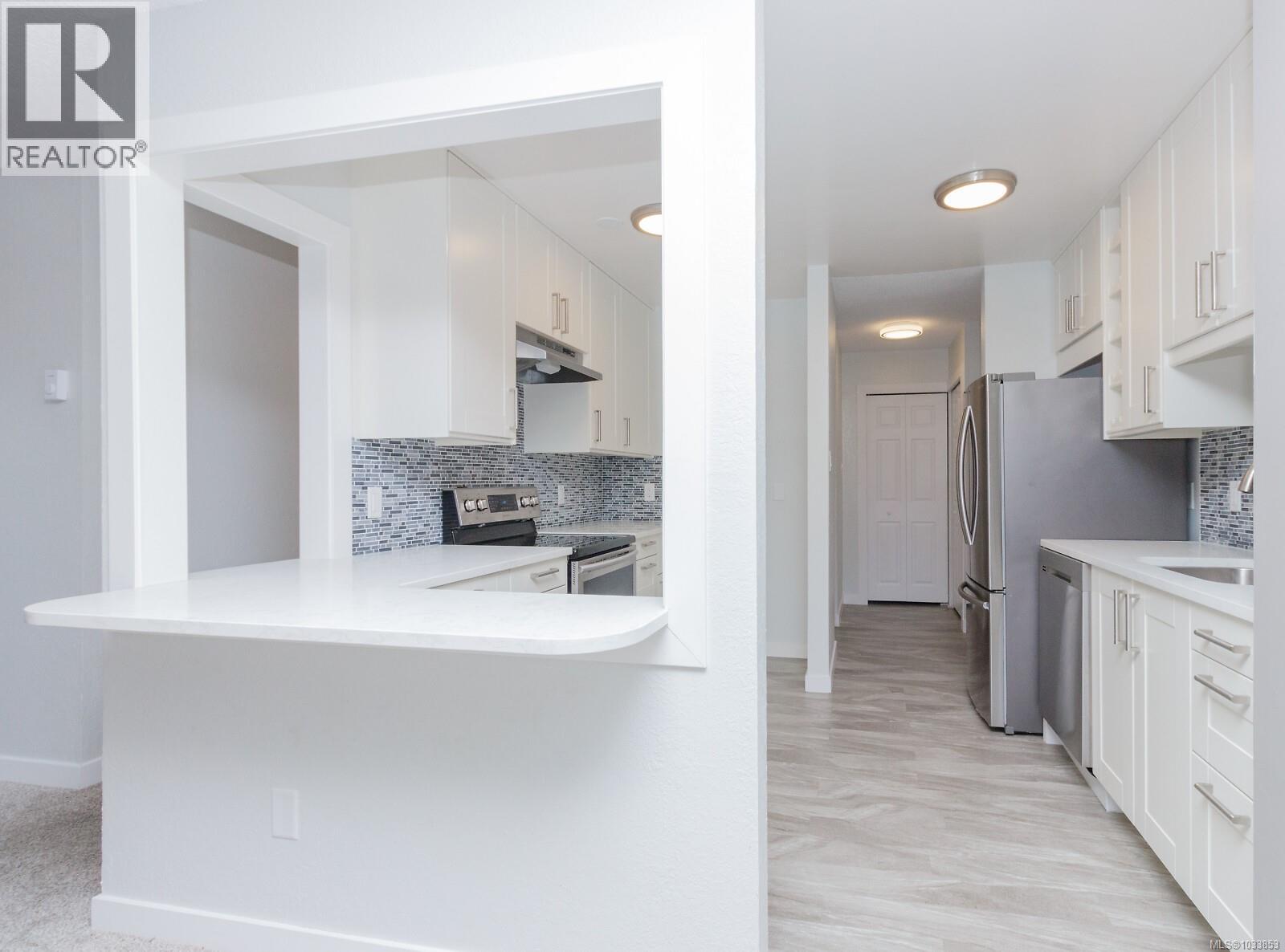#210 3240 Glasgow Ave - 6