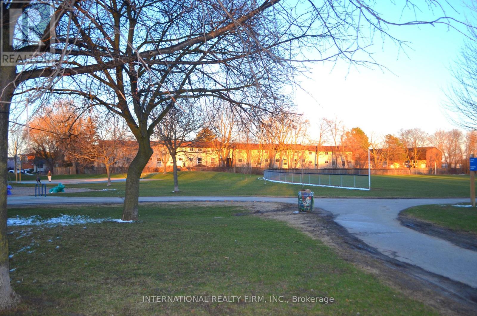 #15 222 PEARSON STREET - 22